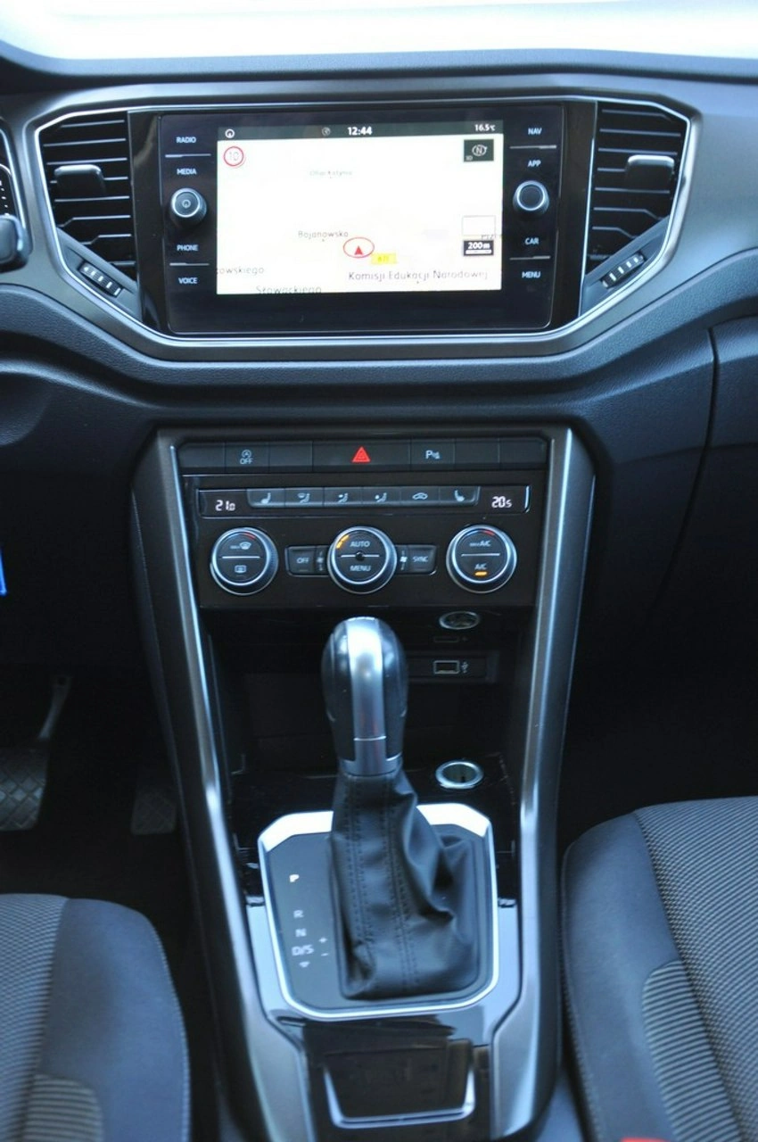 Volkswagen T-Roc - Zdjęcie 23