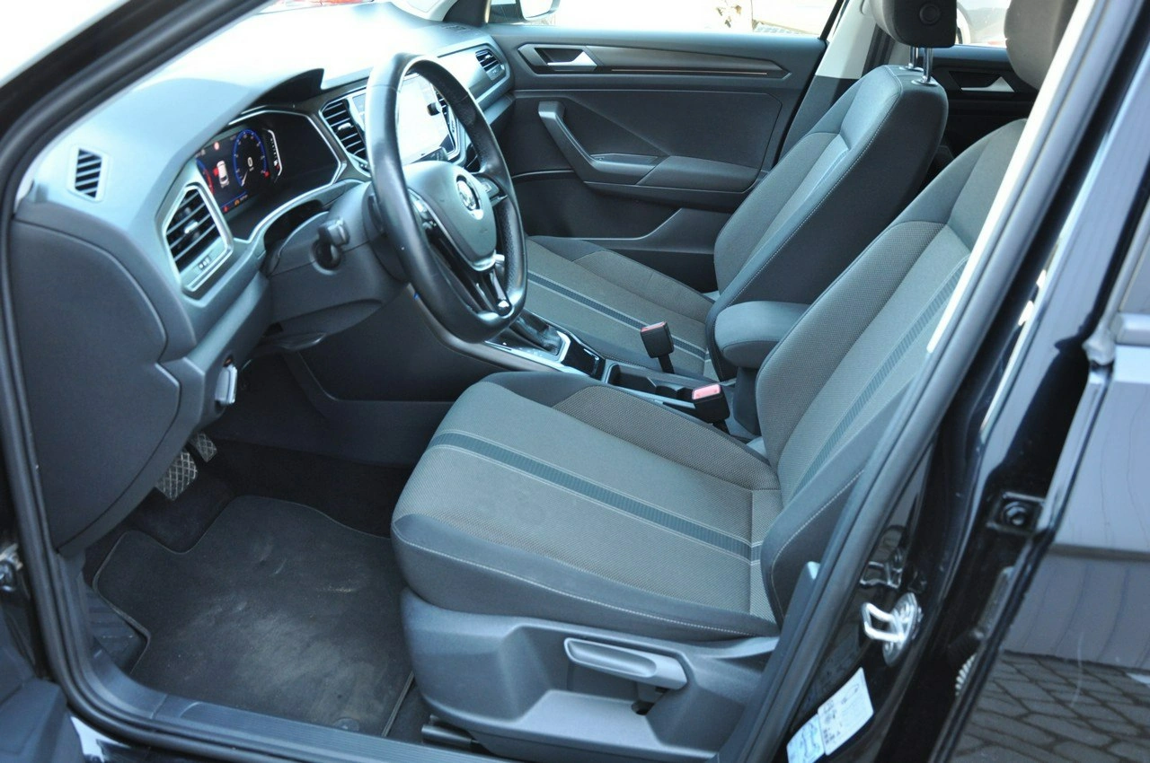 Volkswagen T-Roc - Zdjęcie 9