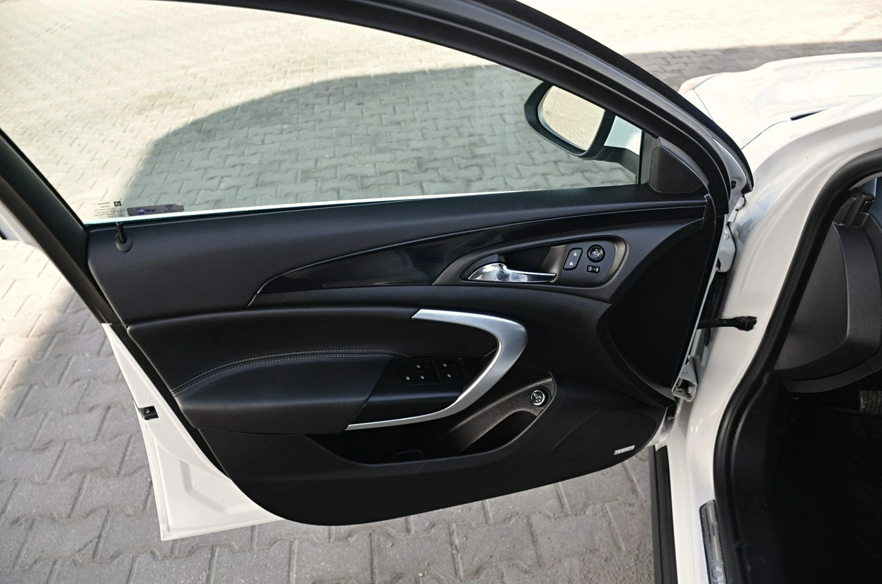 Opel Insignia - Zdjęcie 13
