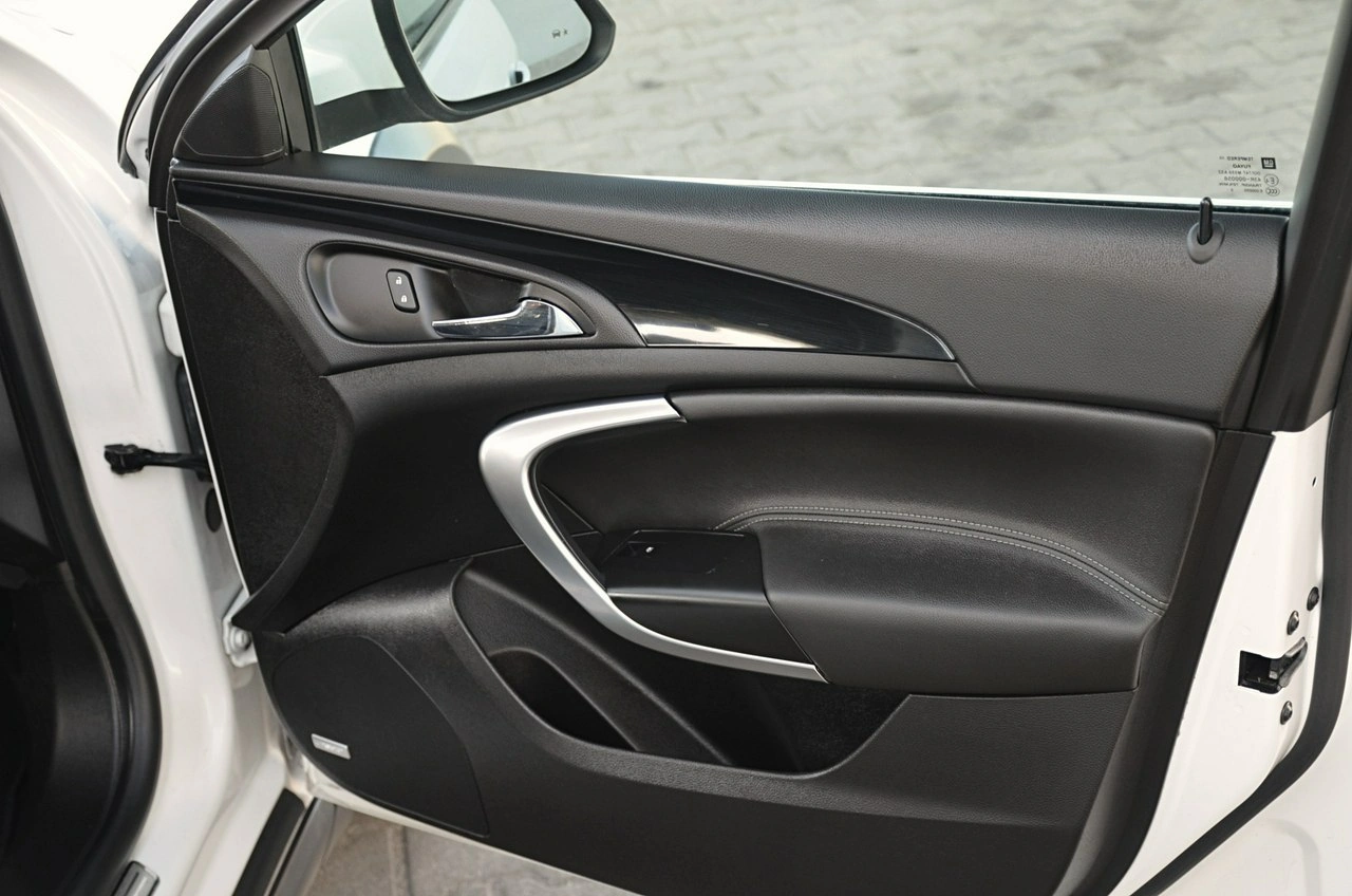 Opel Insignia - Zdjęcie 19