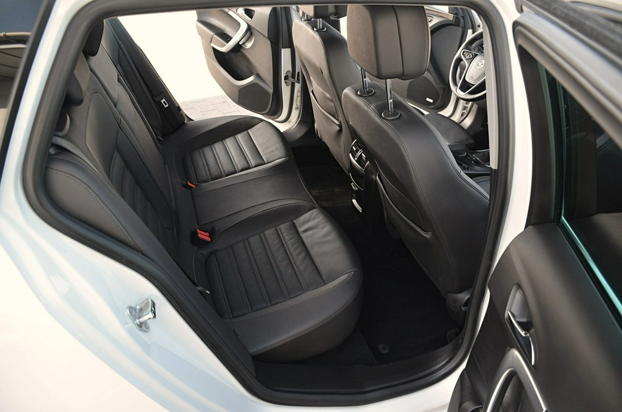 Opel Insignia - Zdjęcie 20