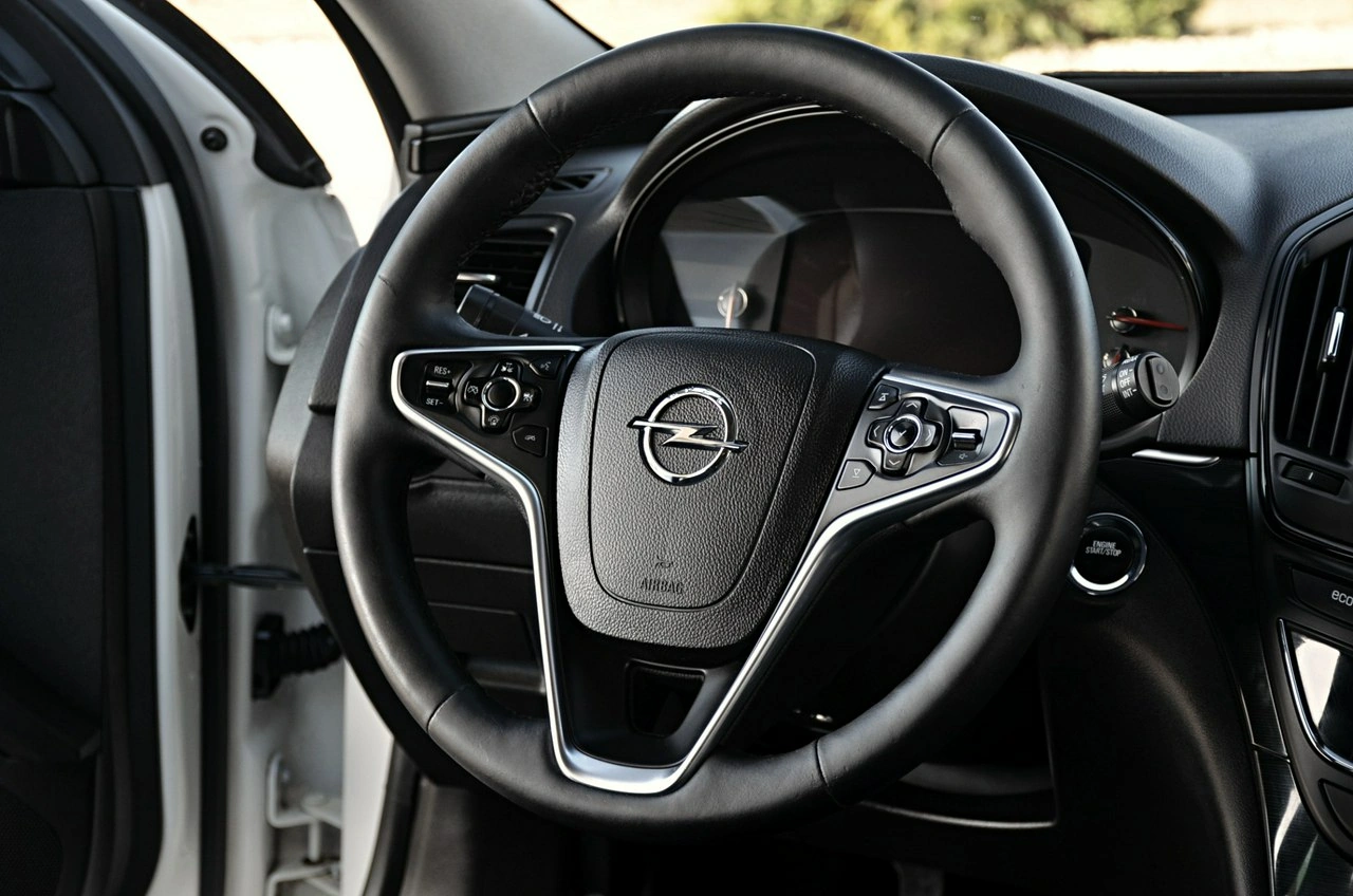 Opel Insignia - Zdjęcie 22