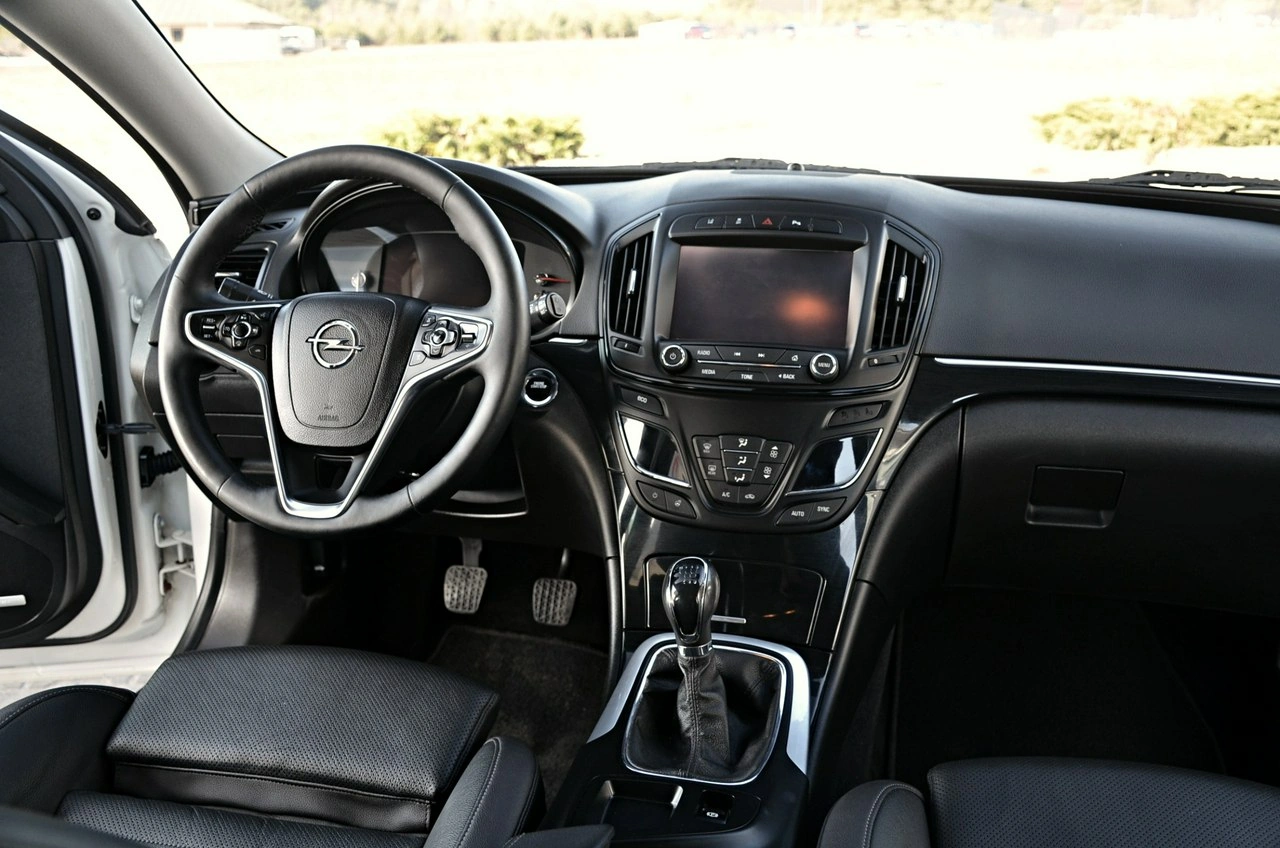 Opel Insignia - Zdjęcie 23