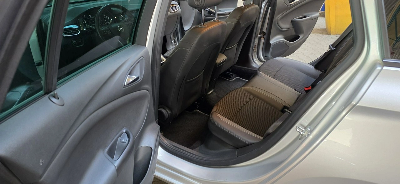 Opel Astra - Zdjęcie 11