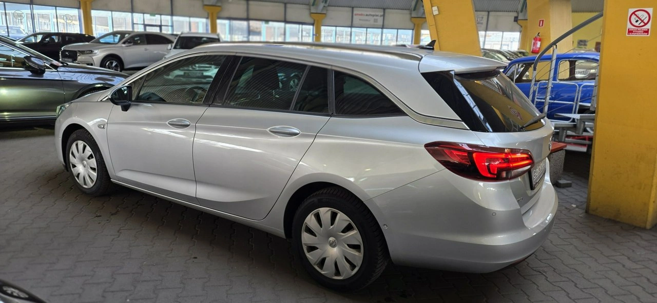 Opel Astra - Zdjęcie 6