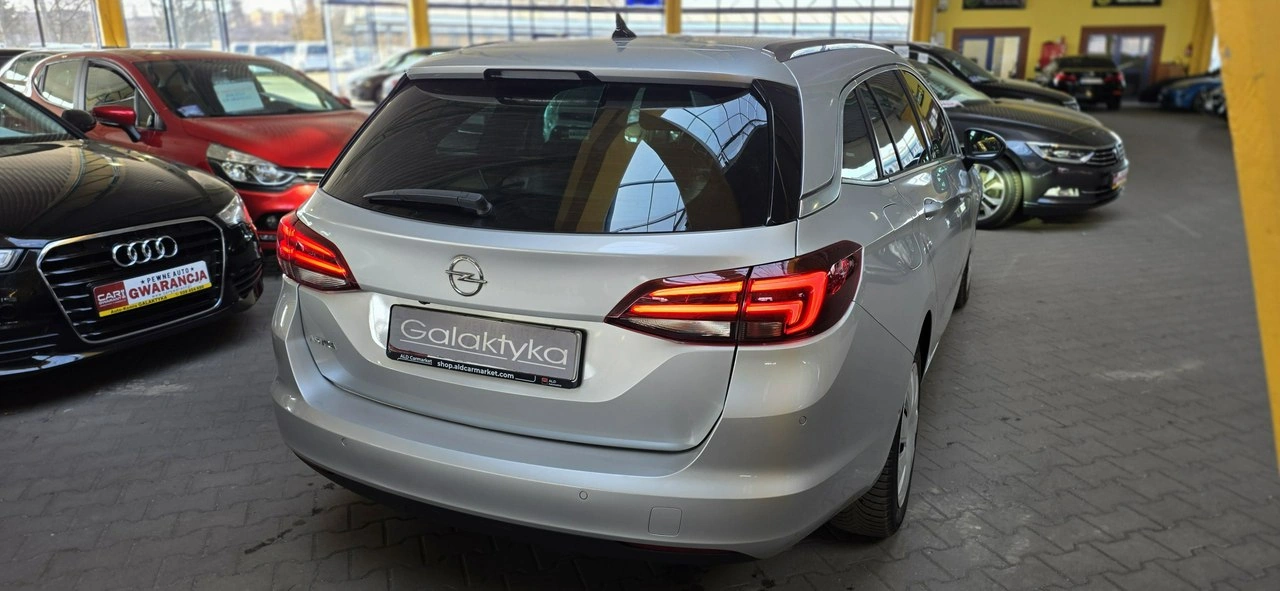 Opel Astra - Zdjęcie 8