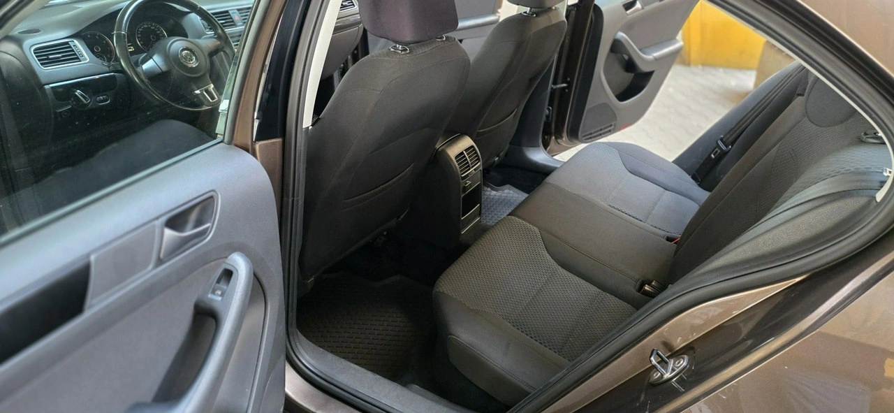 Volkswagen Jetta - Zdjęcie 10