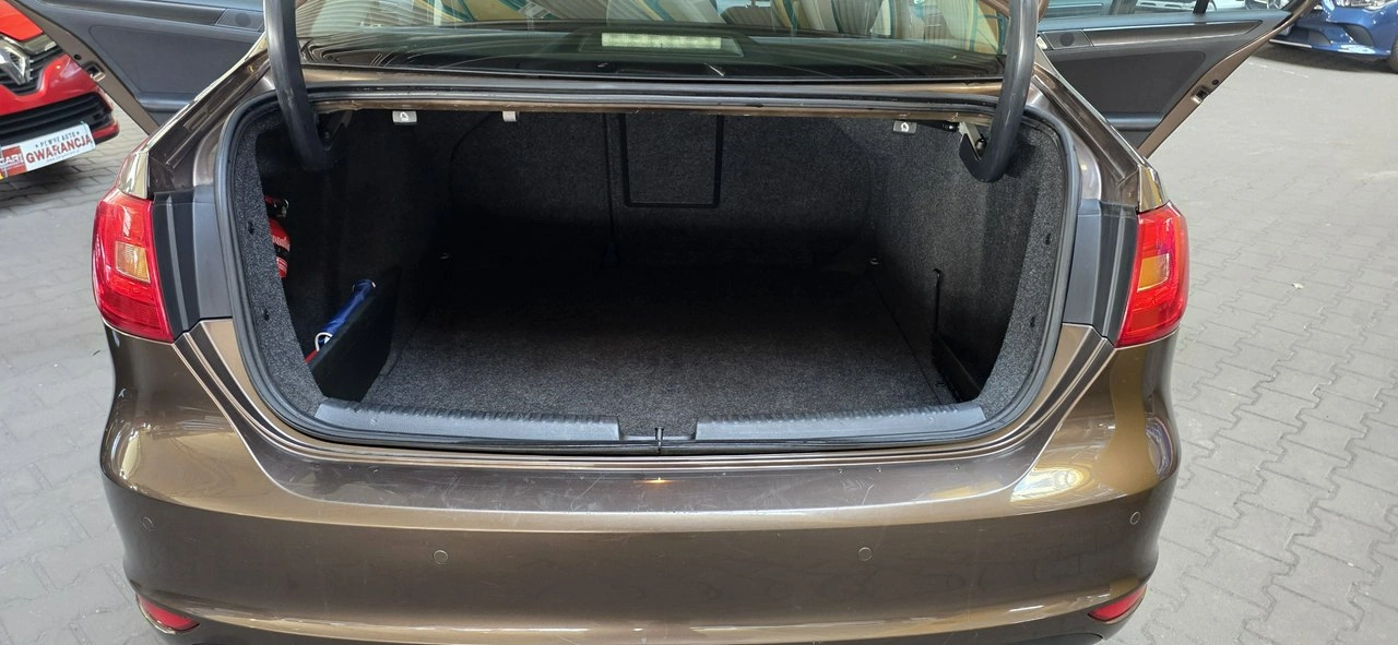 Volkswagen Jetta - Zdjęcie 12