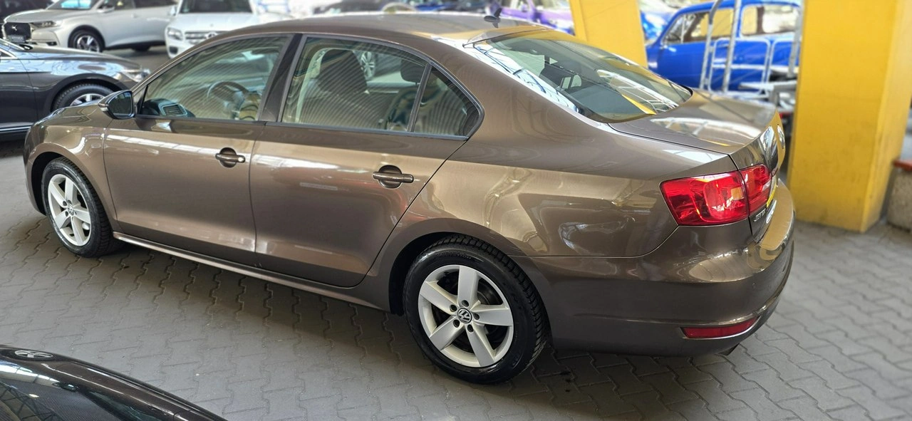Volkswagen Jetta - Zdjęcie 5