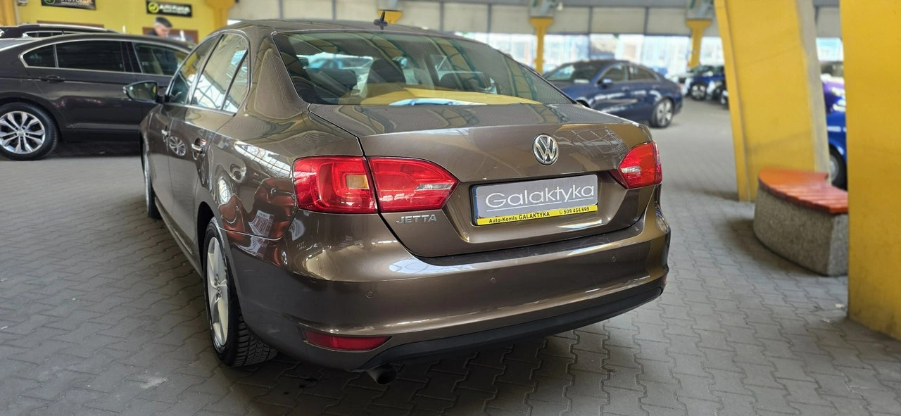 Volkswagen Jetta - Zdjęcie 6
