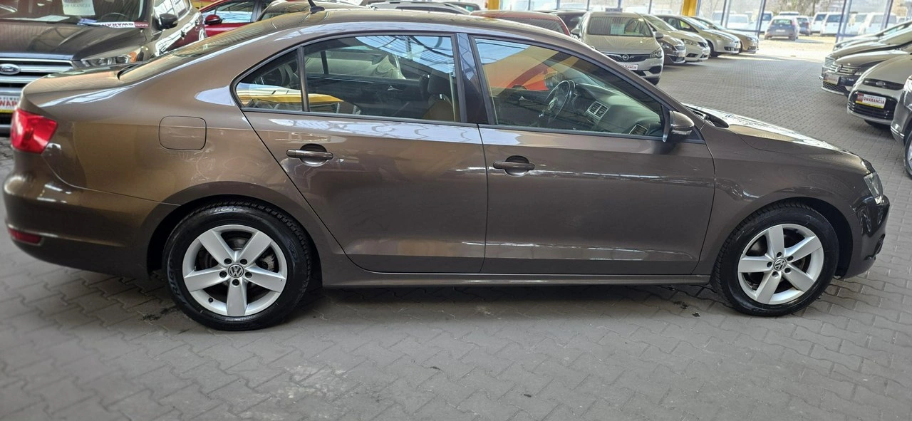 Volkswagen Jetta - Zdjęcie 8