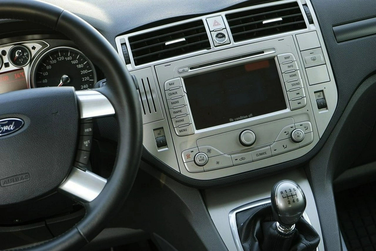 Ford Kuga - Zdjęcie 26