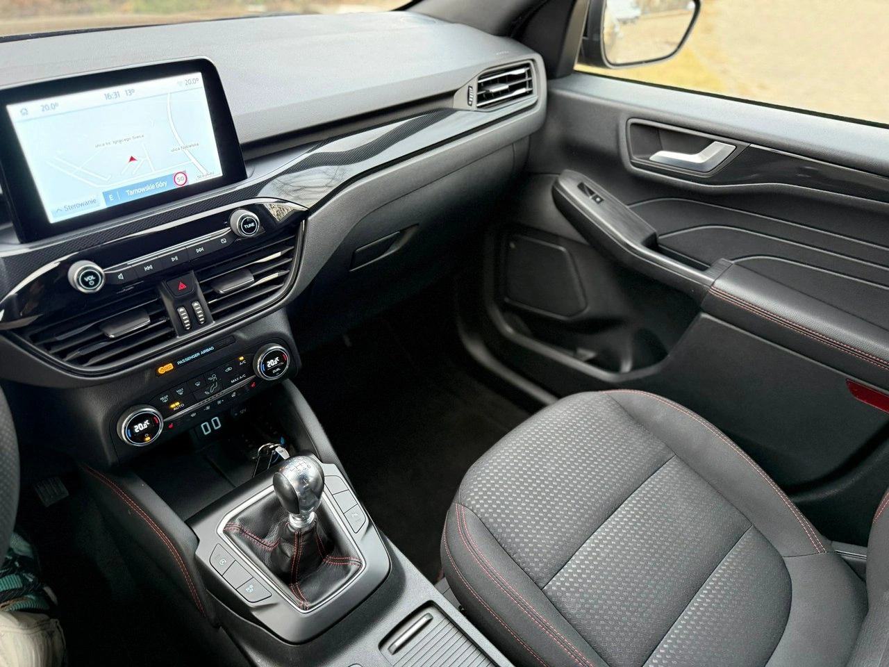 Ford Kuga - Zdjęcie 19