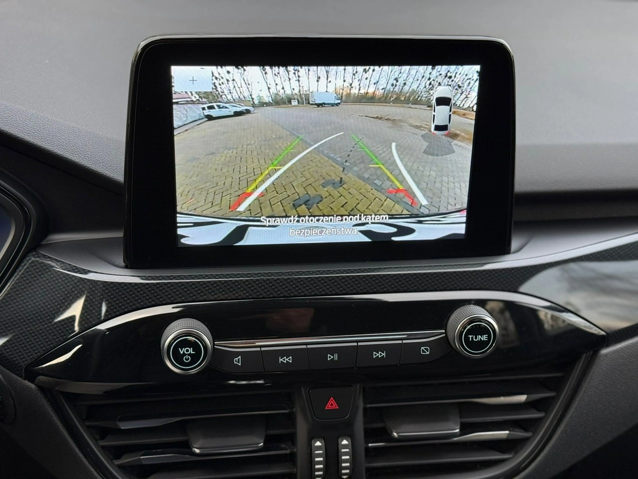 Ford Kuga - Zdjęcie 25