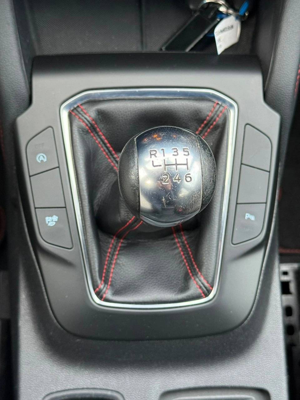 Ford Kuga - Zdjęcie 28