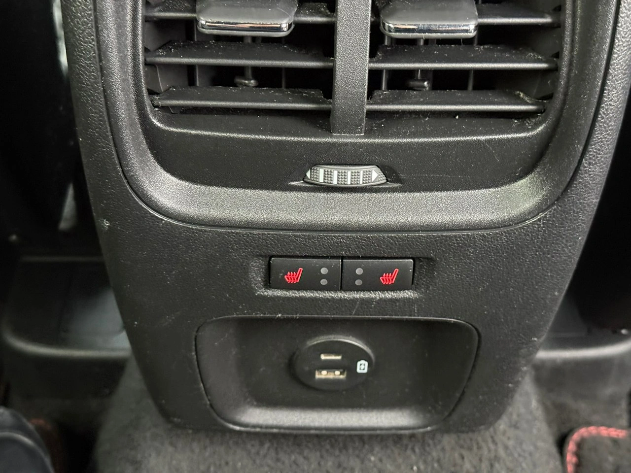 Ford Kuga - Zdjęcie 29