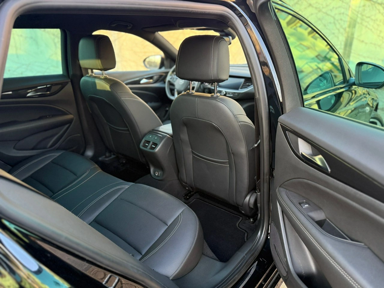 Opel Insignia - Zdjęcie 10