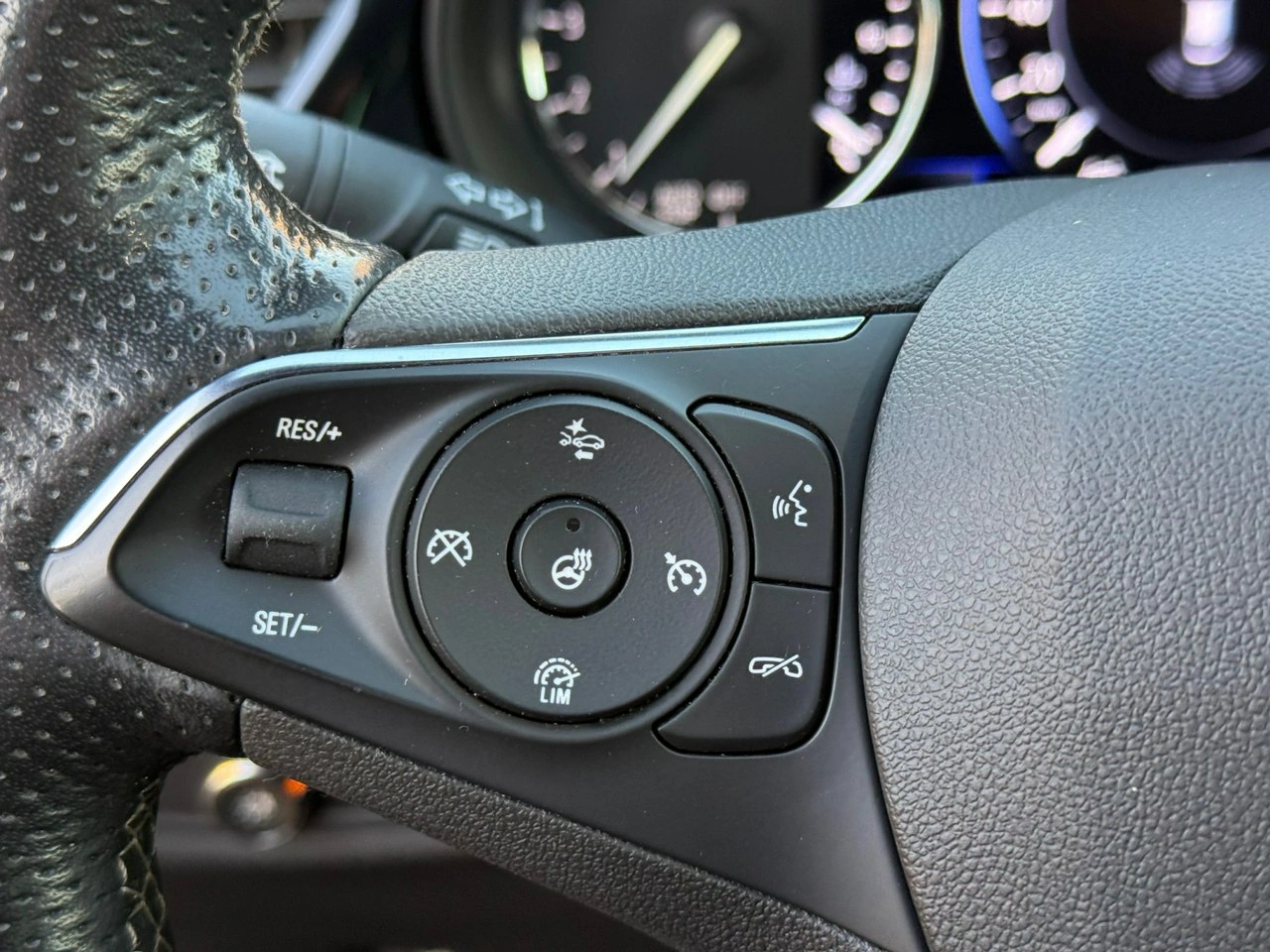 Opel Insignia - Zdjęcie 24