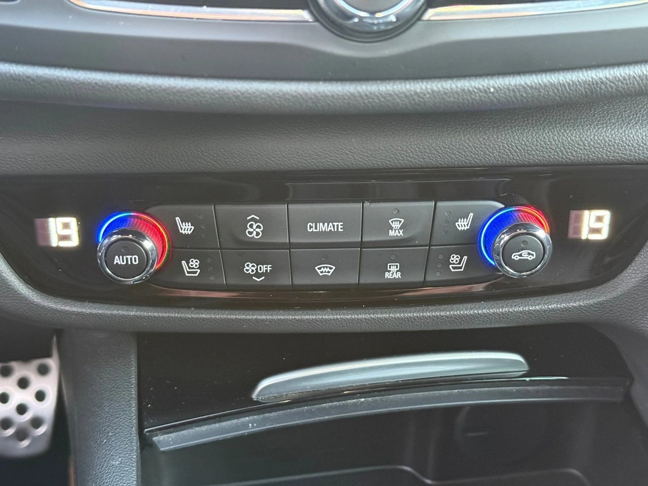 Opel Insignia - Zdjęcie 27