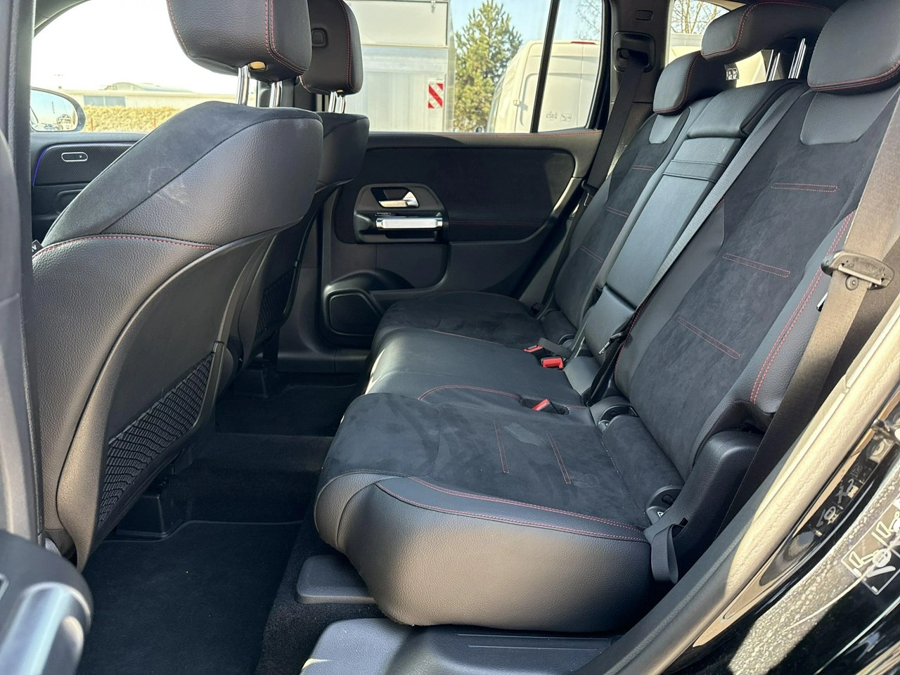 Mercedes GLB - Zdjęcie 14