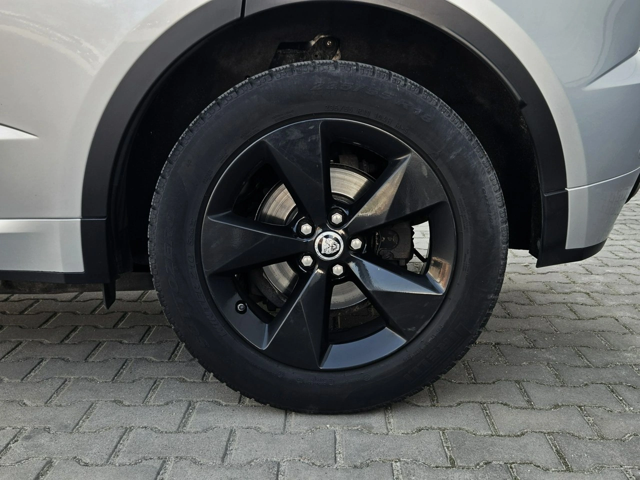 Jaguar E-Pace - Zdjęcie 12