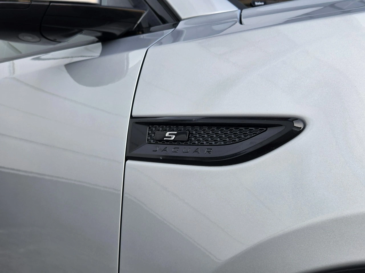 Jaguar E-Pace - Zdjęcie 13