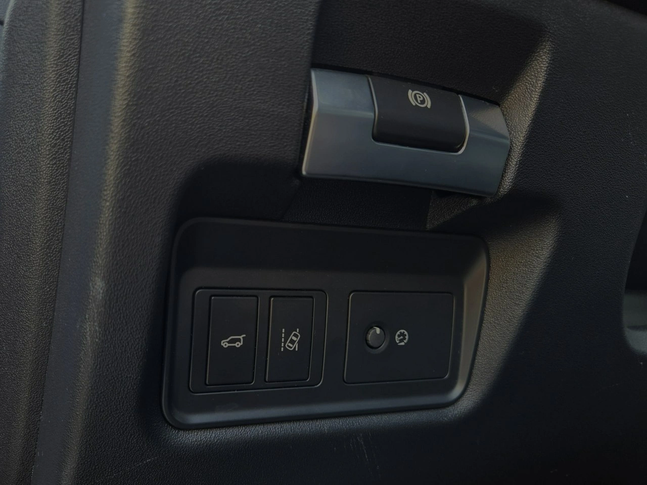 Jaguar E-Pace - Zdjęcie 33