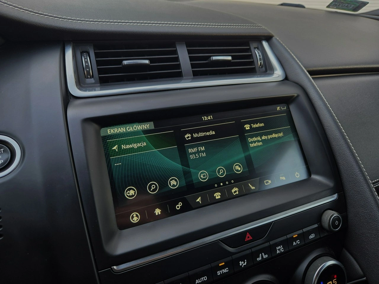 Jaguar E-Pace - Zdjęcie 35