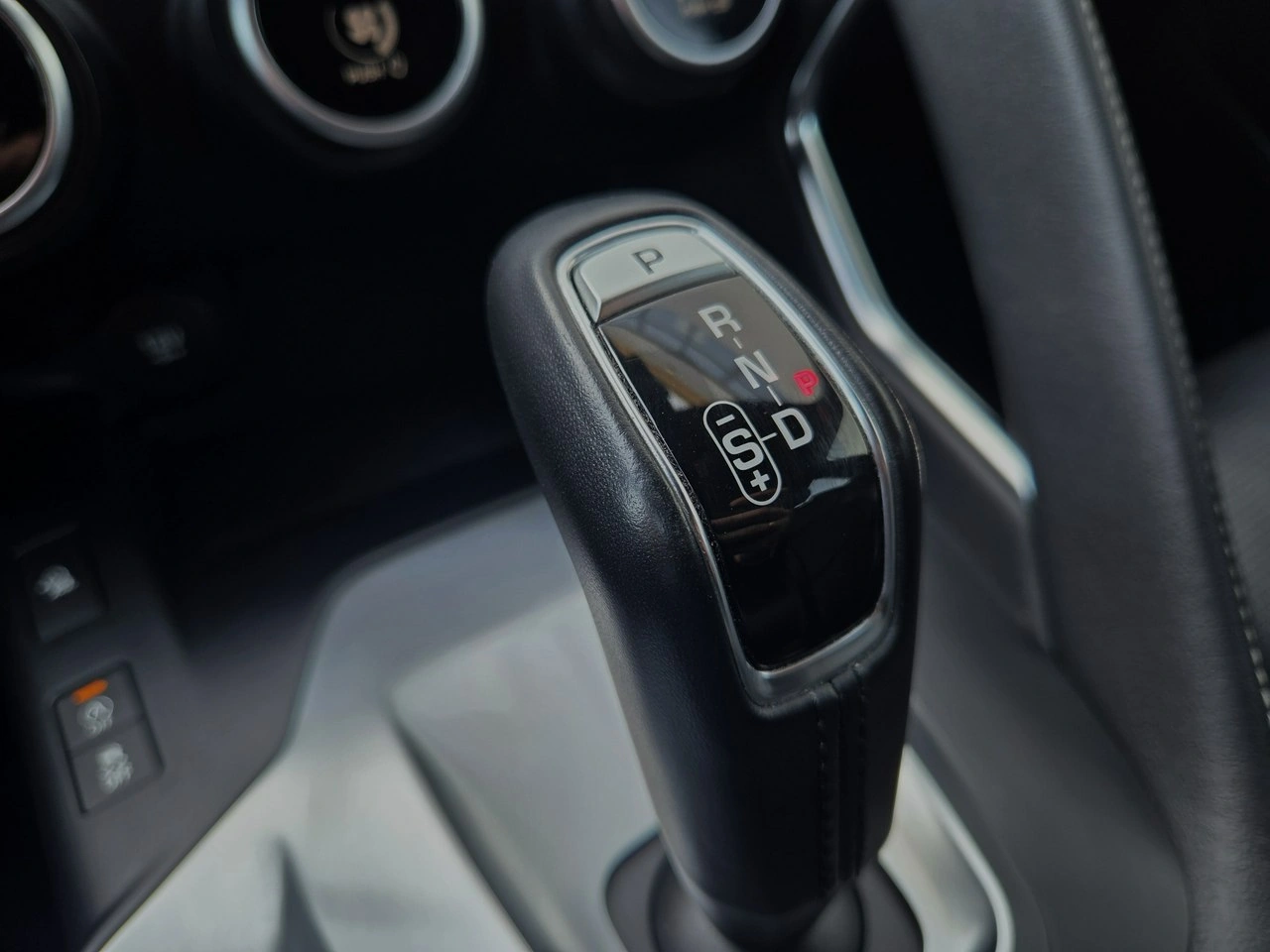 Jaguar E-Pace - Zdjęcie 40