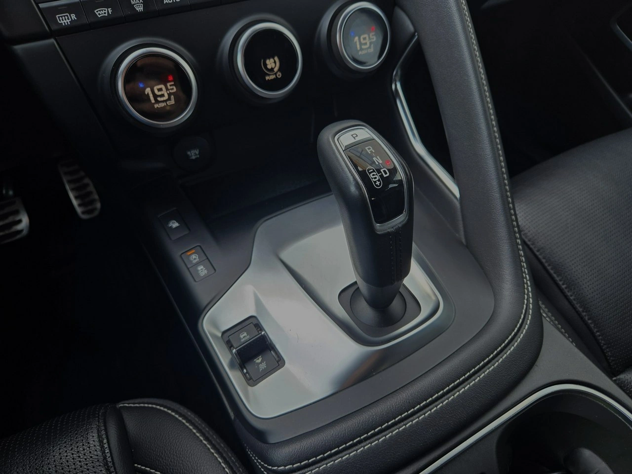 Jaguar E-Pace - Zdjęcie 38