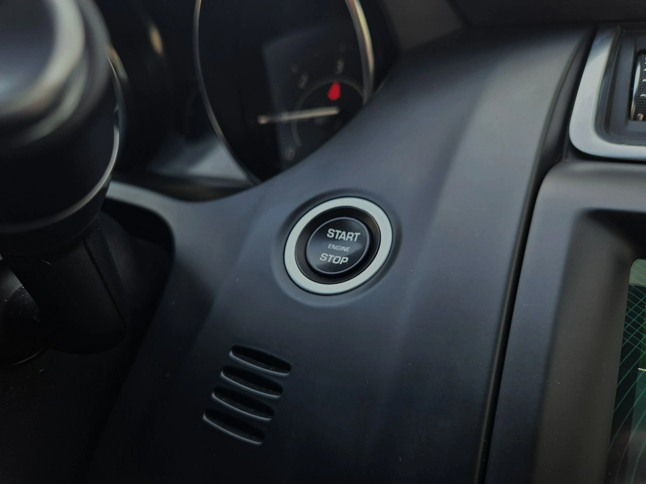 Jaguar E-Pace - Zdjęcie 44