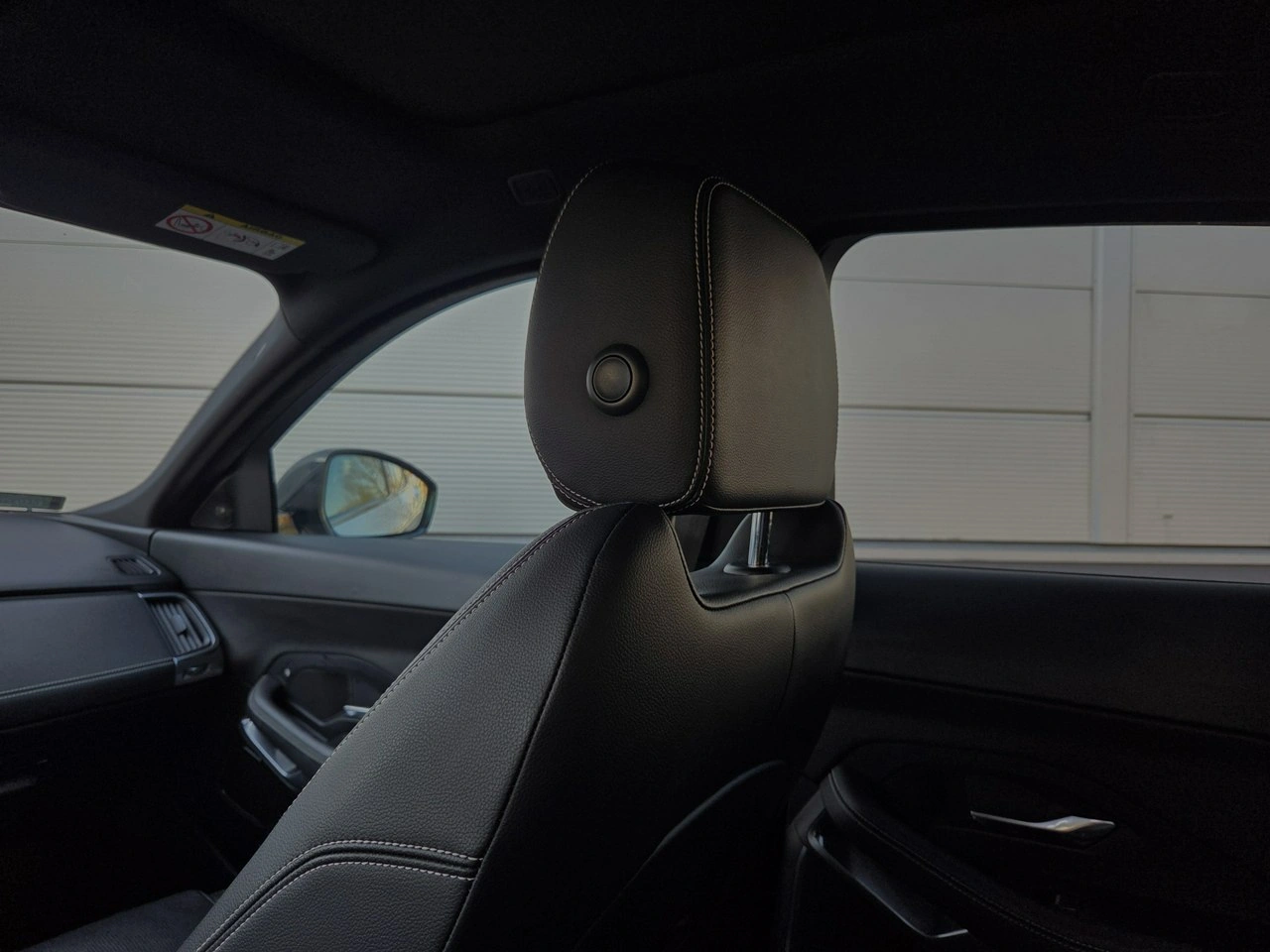 Jaguar E-Pace - Zdjęcie 49