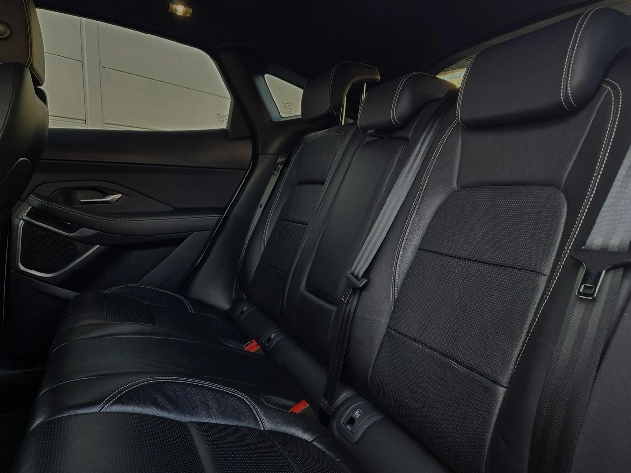Jaguar E-Pace - Zdjęcie 27