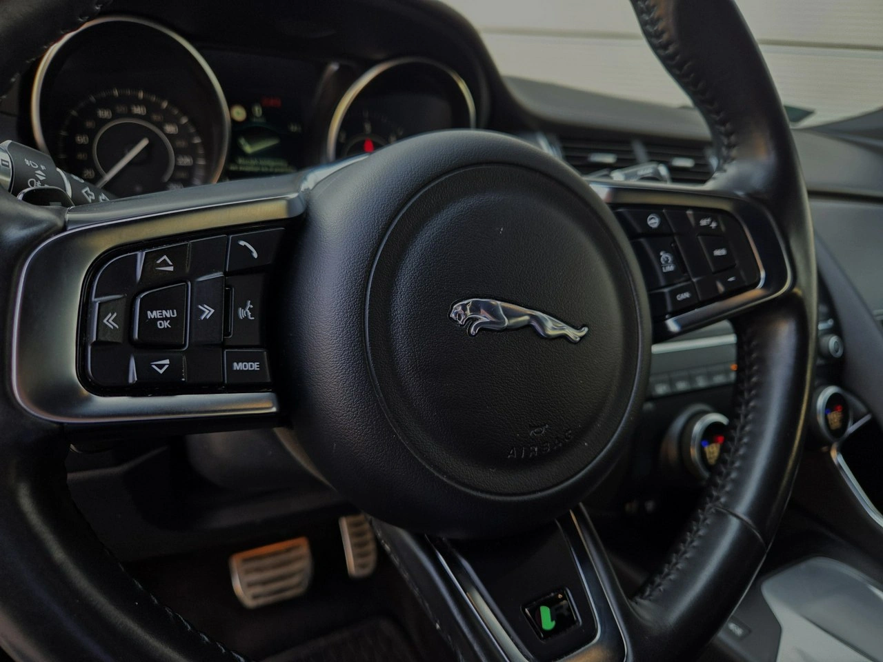 Jaguar E-Pace - Zdjęcie 51