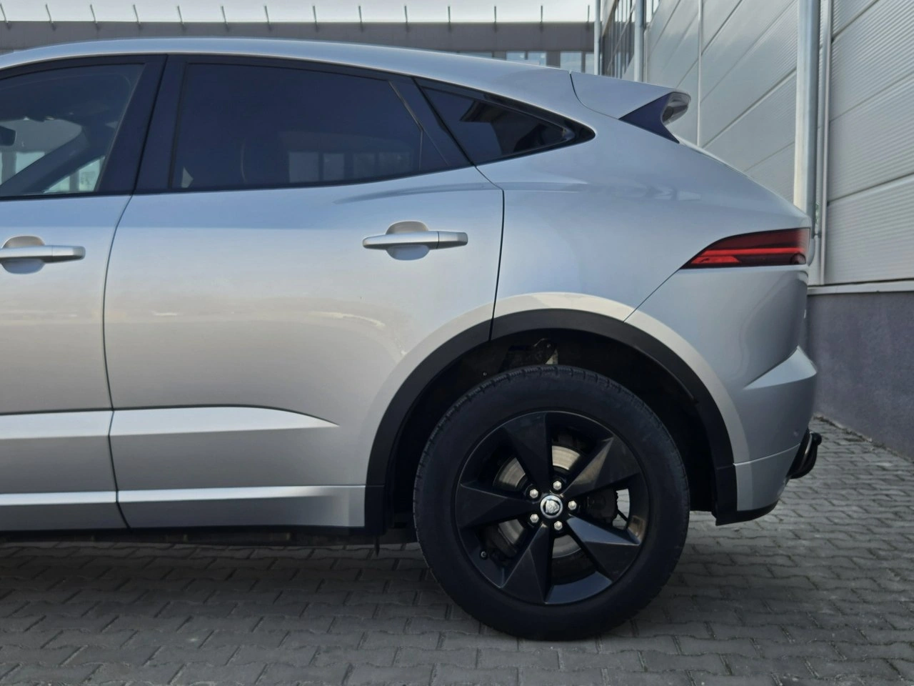 Jaguar E-Pace - Zdjęcie 9