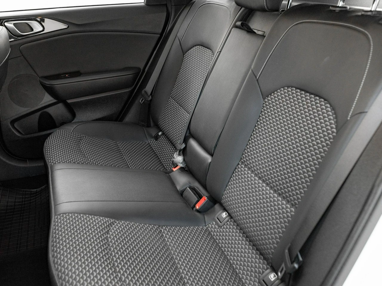 Kia Ceed - Zdjęcie 23