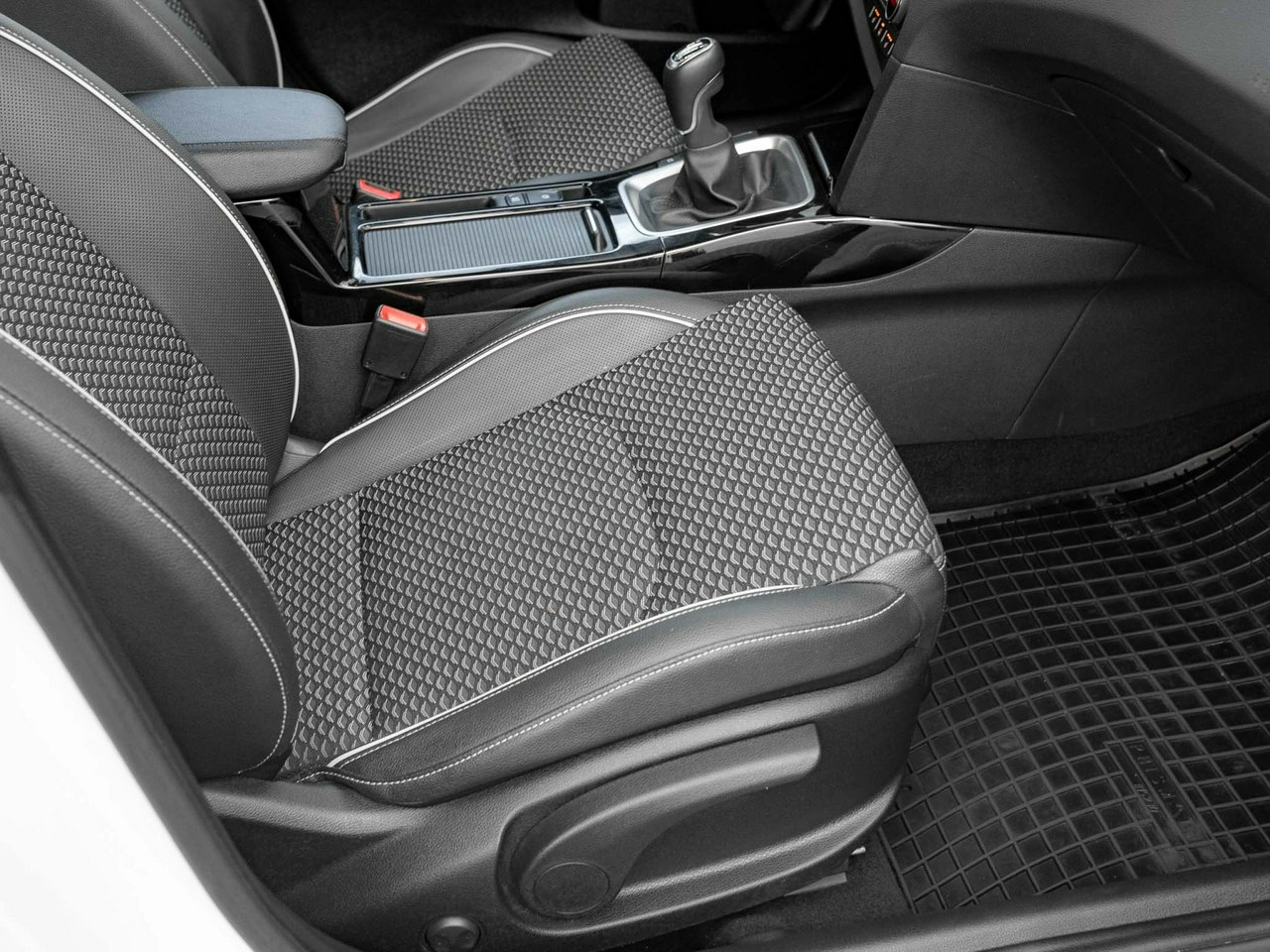 Kia Ceed - Zdjęcie 27