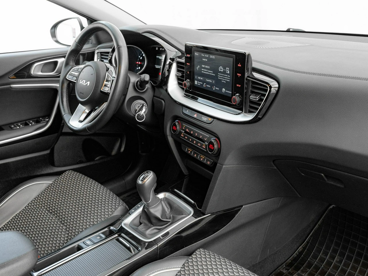 Kia Ceed - Zdjęcie 28