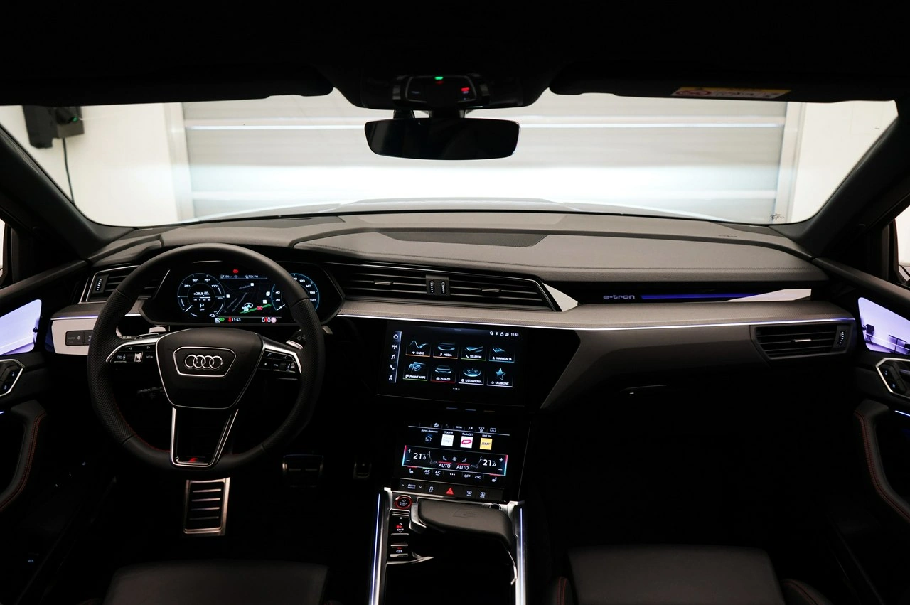 Audi SQ8 e-tron - Zdjęcie 16