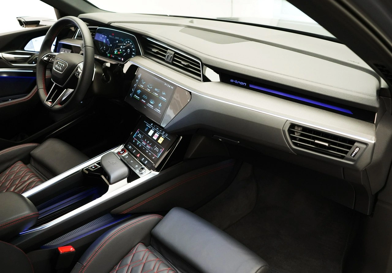 Audi SQ8 e-tron - Zdjęcie 17