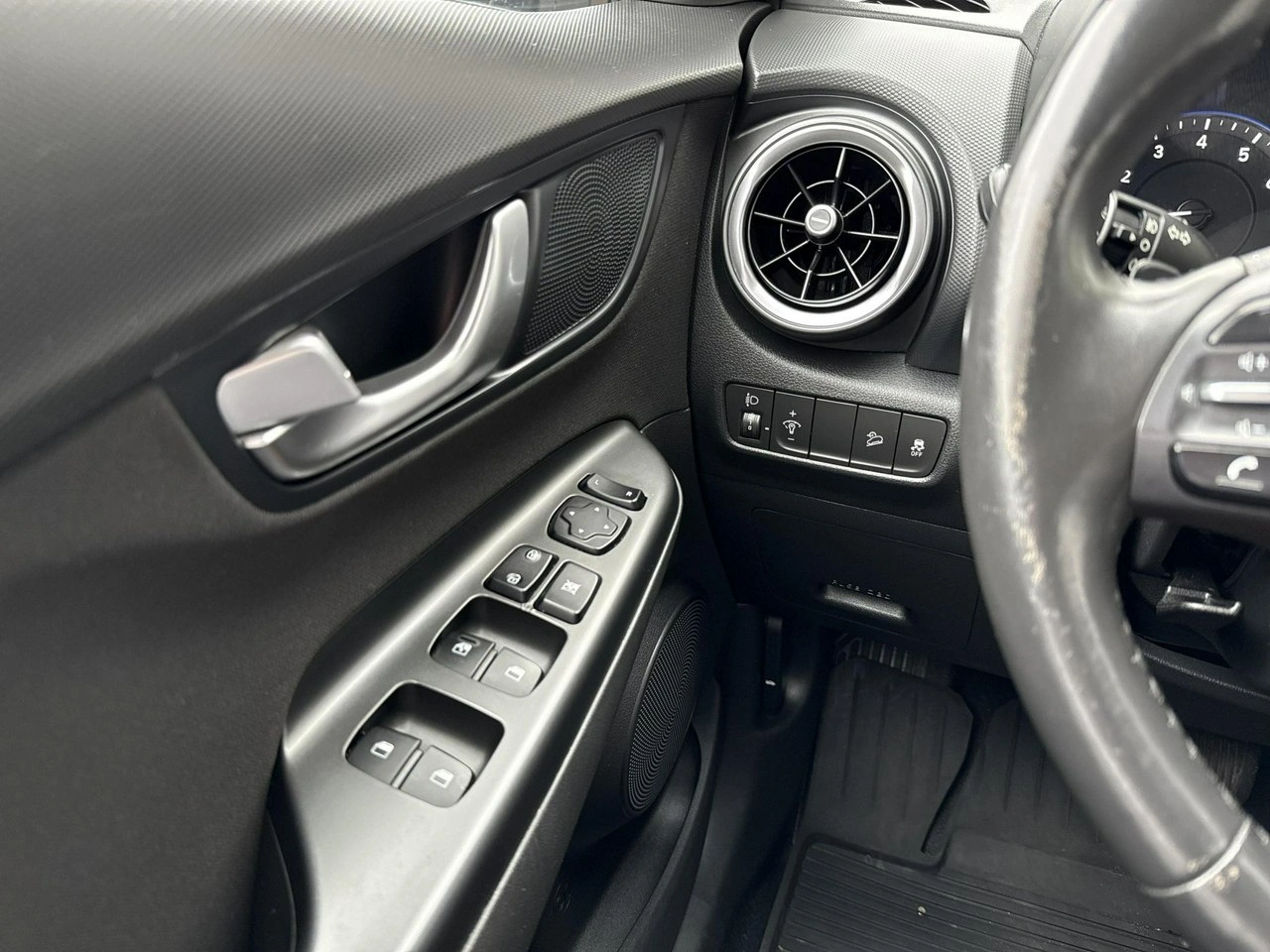 Hyundai Kona - Zdjęcie 17