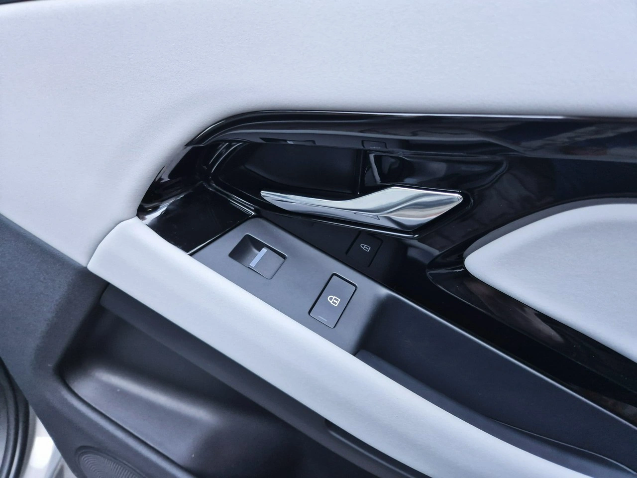 Land Rover Range Rover Evoque - Zdjęcie 32