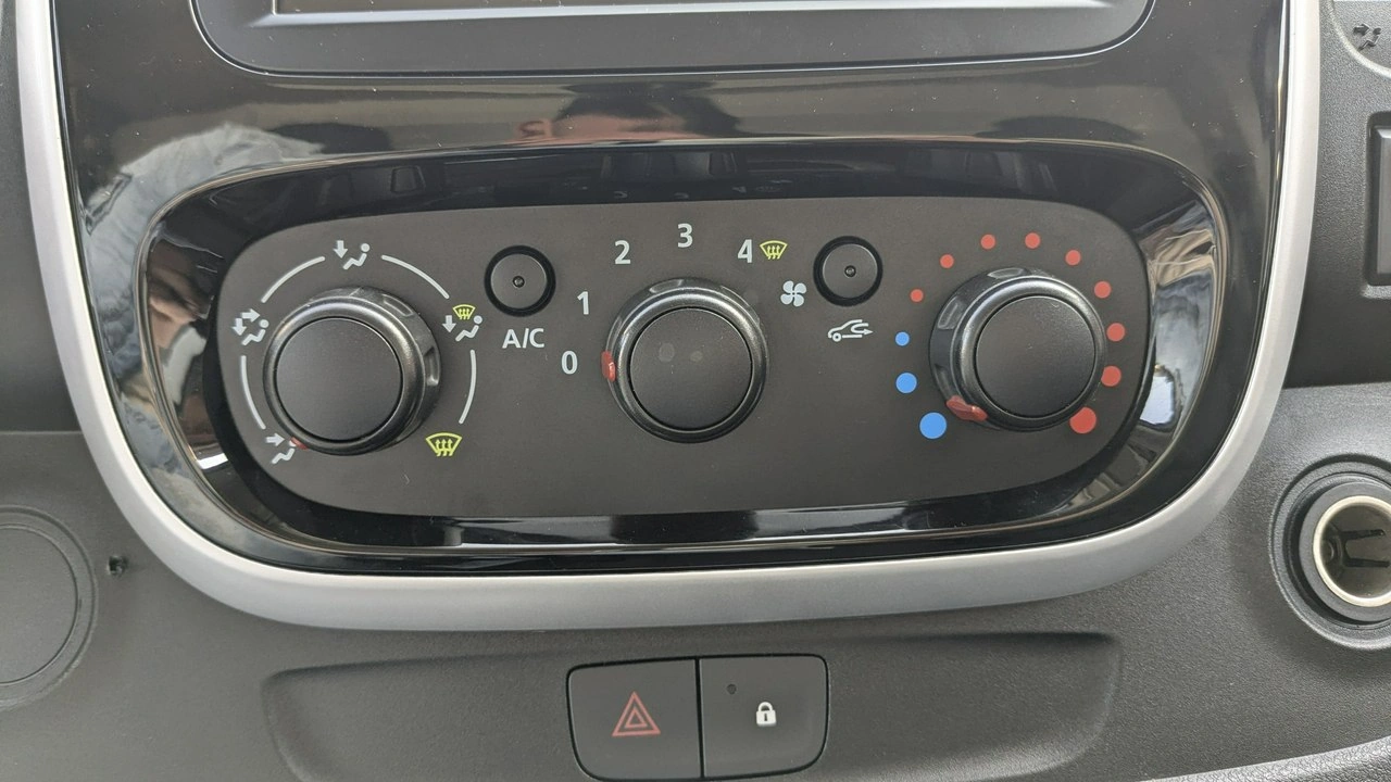 Renault Trafic - Zdjęcie 18