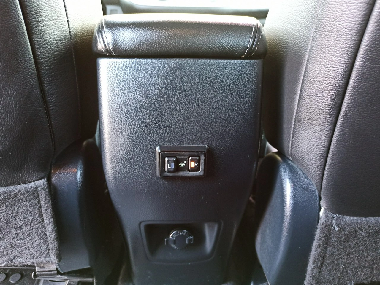 Toyota RAV-4 - Zdjęcie 9