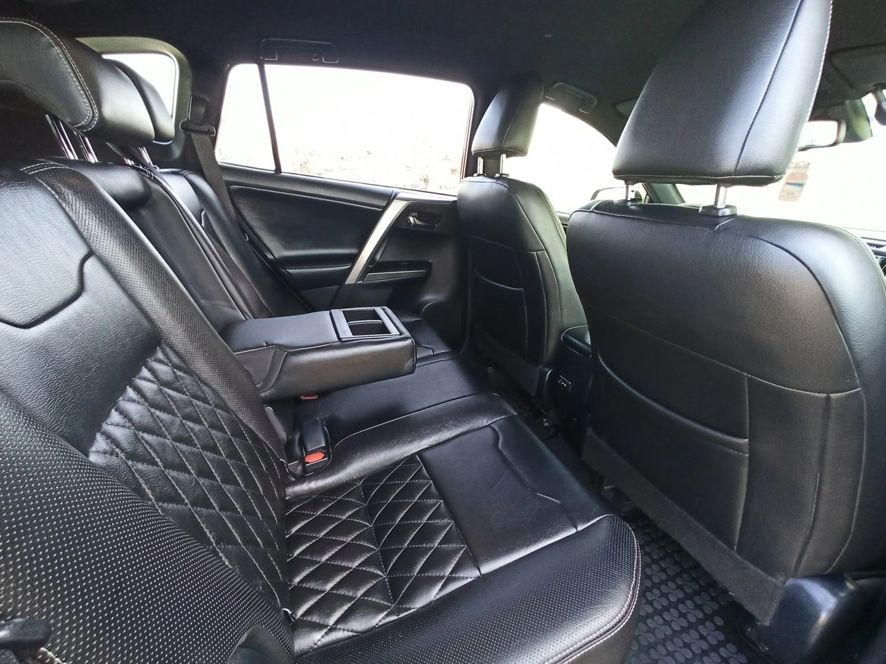 Toyota RAV-4 - Zdjęcie 12