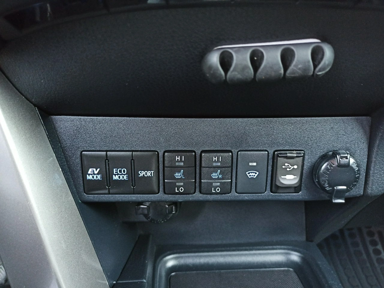 Toyota RAV-4 - Zdjęcie 17