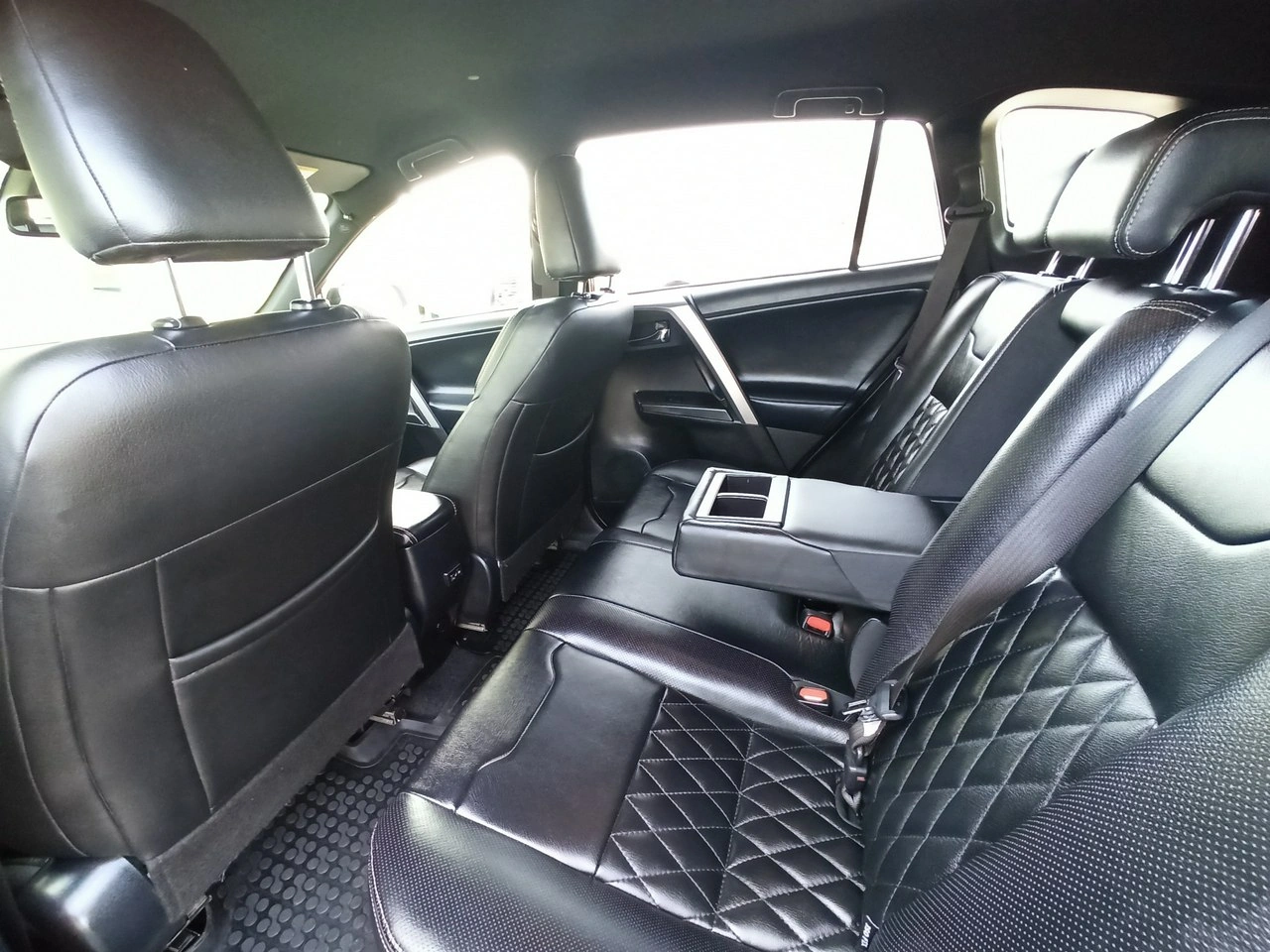 Toyota RAV-4 - Zdjęcie 8