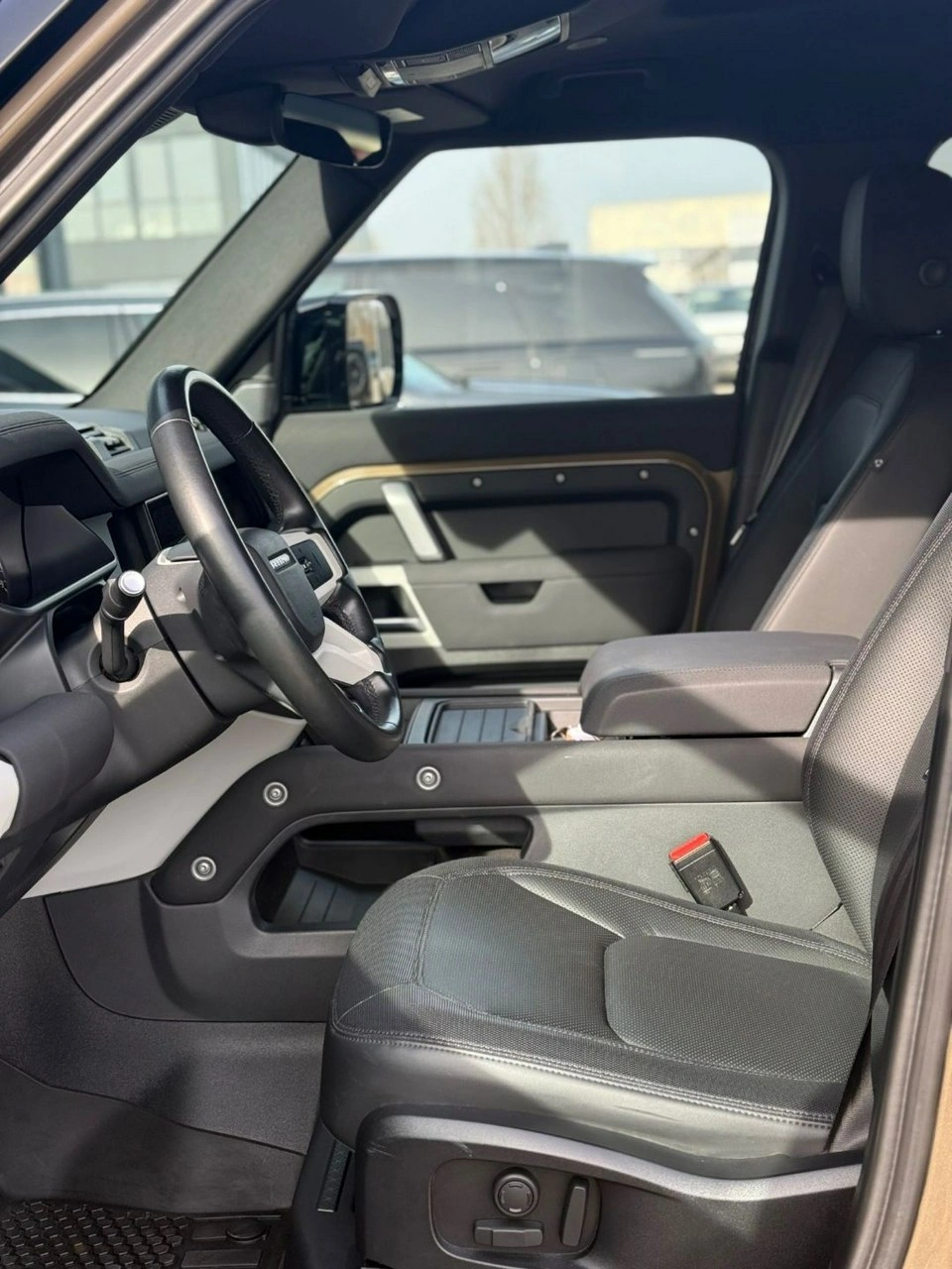 Land Rover Defender - Zdjęcie 12