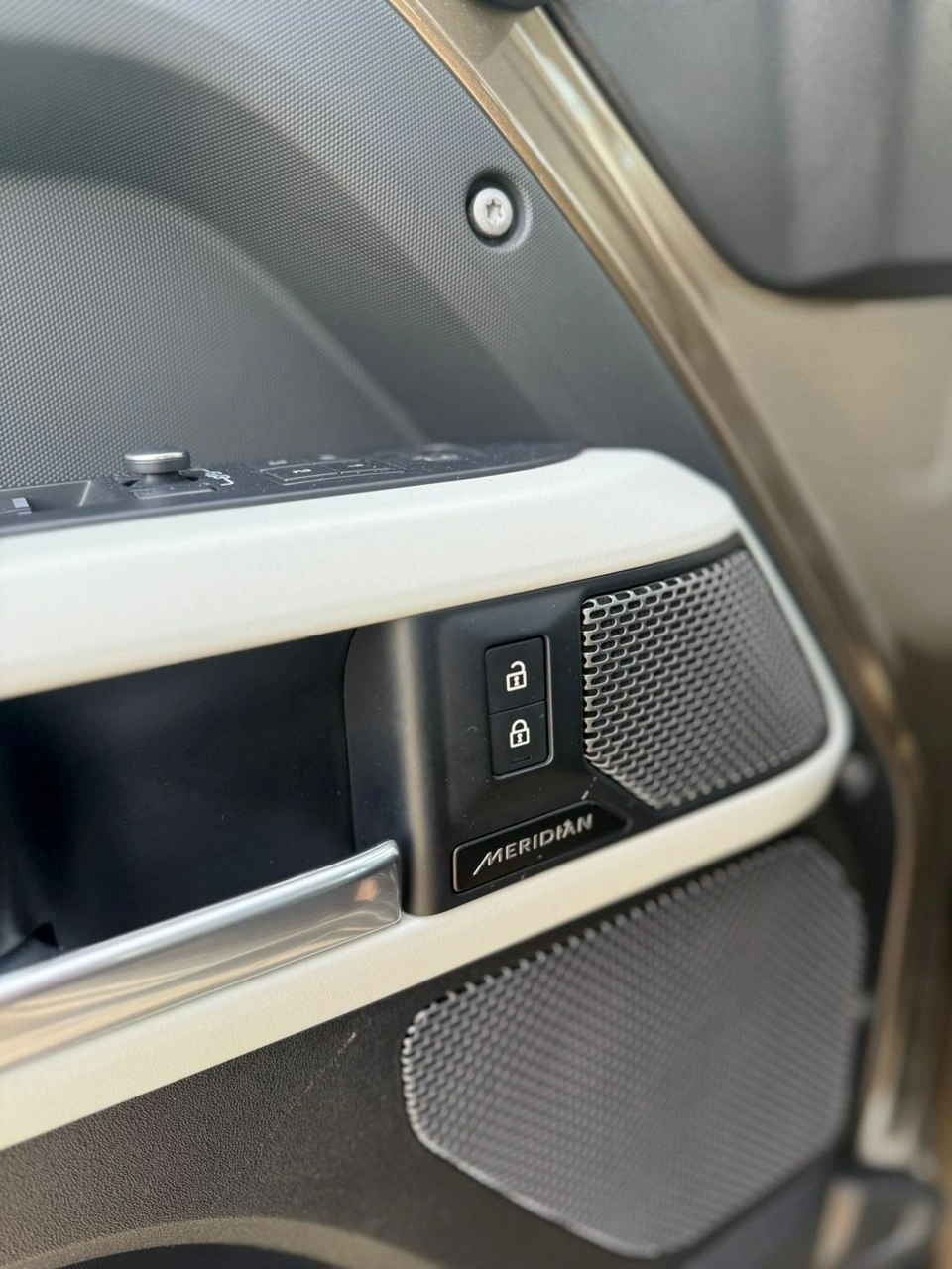 Land Rover Defender - Zdjęcie 15