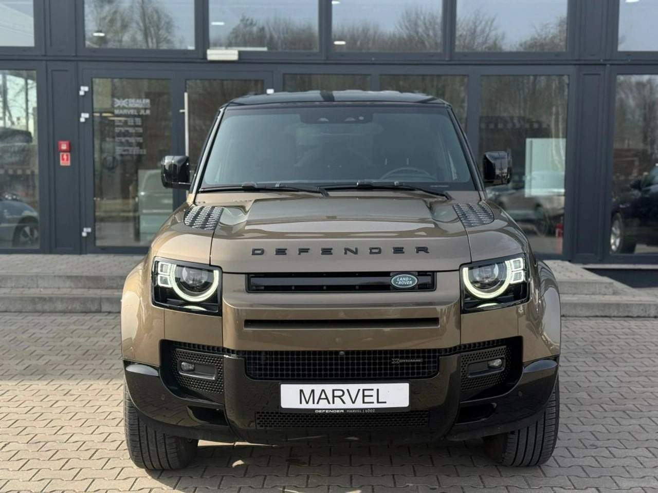 Land Rover Defender - Zdjęcie 2